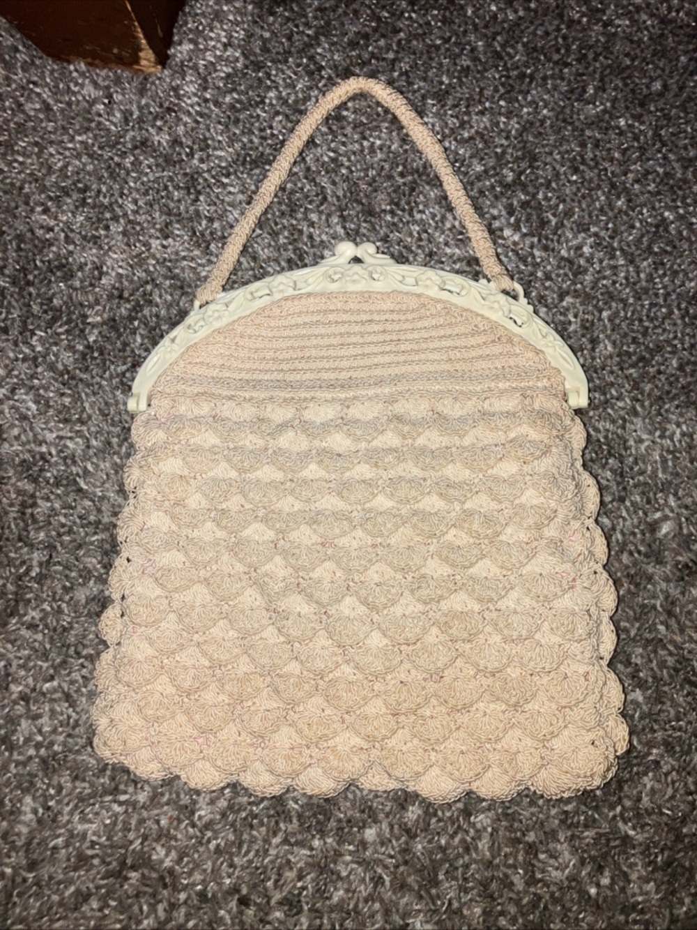 Popcorn Stitch Scalloped Crochet Top-Handle Bag In Light Beige Celluloid Trim